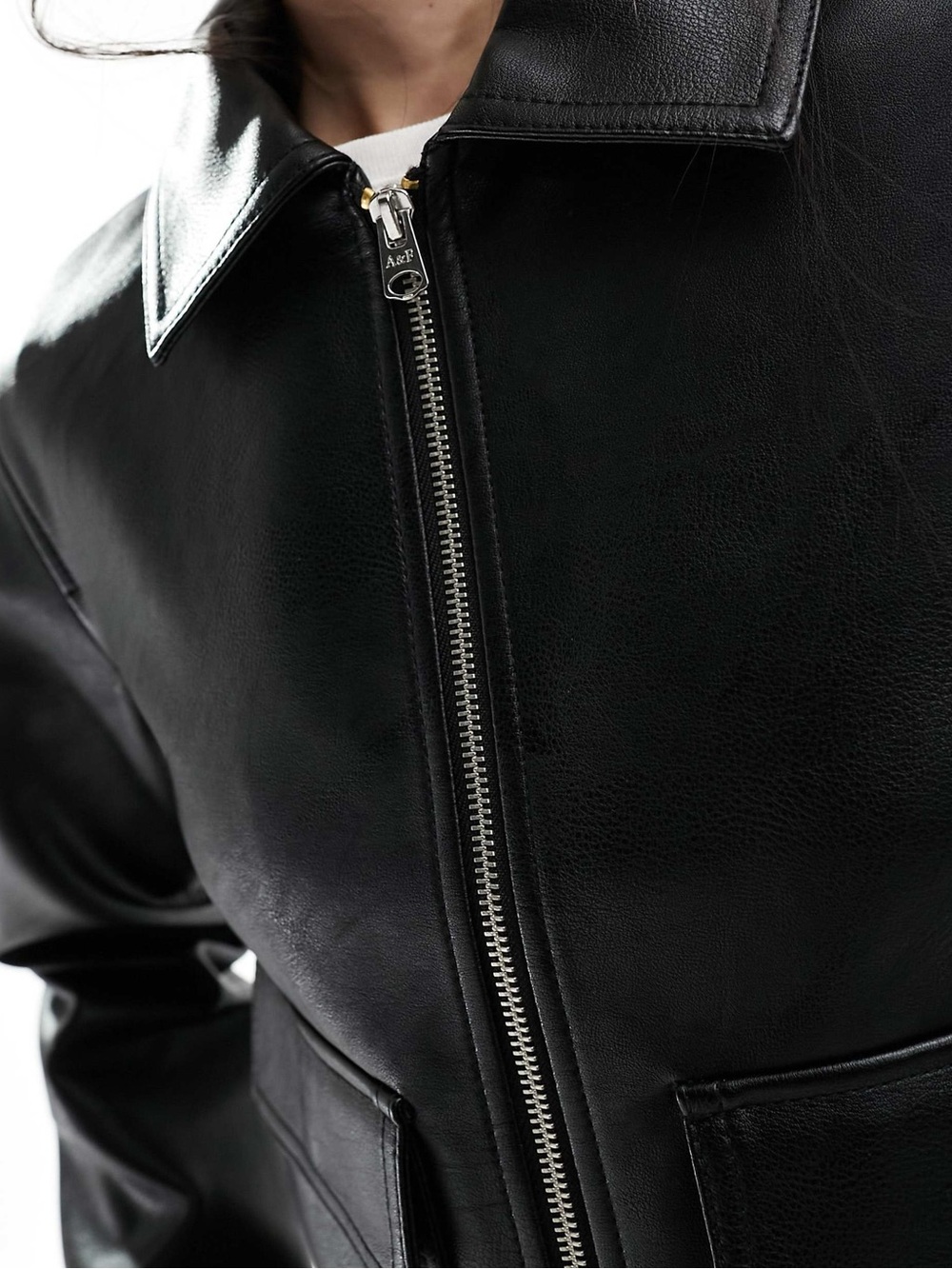 NWOT Abercrombie & Fitch Short Vegan Leather Utility Jacket - Picture 3 of 7